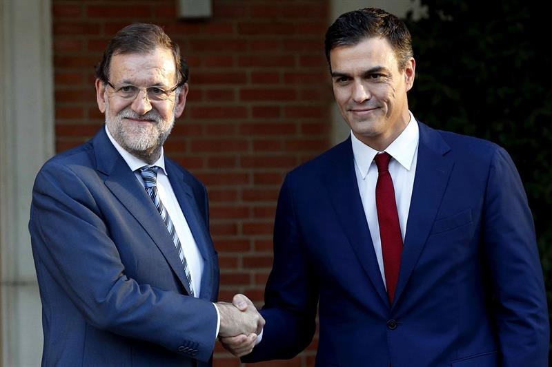 10/11/2015 - Rajoy recibe a Pedro Sánchez en La Moncloa