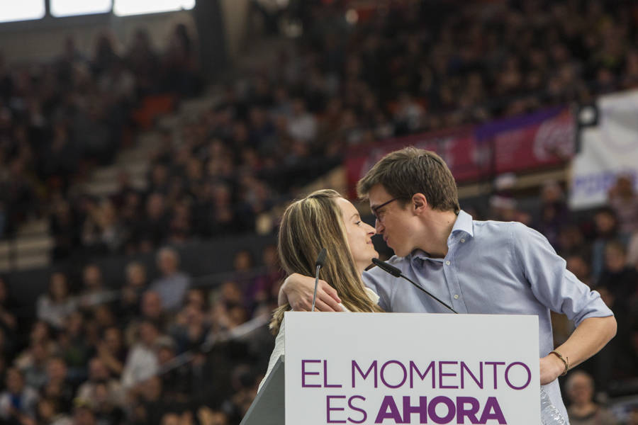 24-01-2015  ANGELA  BALLESTER E IÑIGO ERREJON EN EL  PRIMER MITIN DE 'PODEMOS' EN VALENCIA