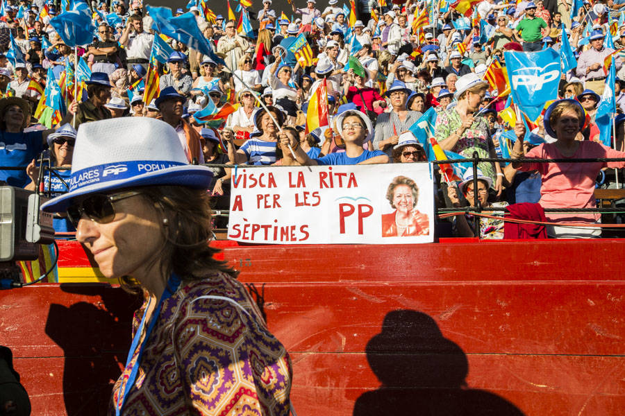 22-05-2015 PUBLICO EN EL MITIN CENTRAL DEL PARTIDO POPULAR EN LA PLAZA DE TOROS DE VALENCIA DURANTE LAS PASADAS ELECCIONES AUTONÓMICAS