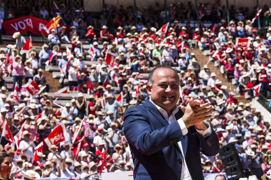 15-05-2015  JOAN CALABUIG, EN EL MITIN CENTRAL DEL PSPV EN LA PLAZA DE TOROS DE VALENCIA DURANTE LAS PASADAS ELECCIONES AUTONÓMICAS