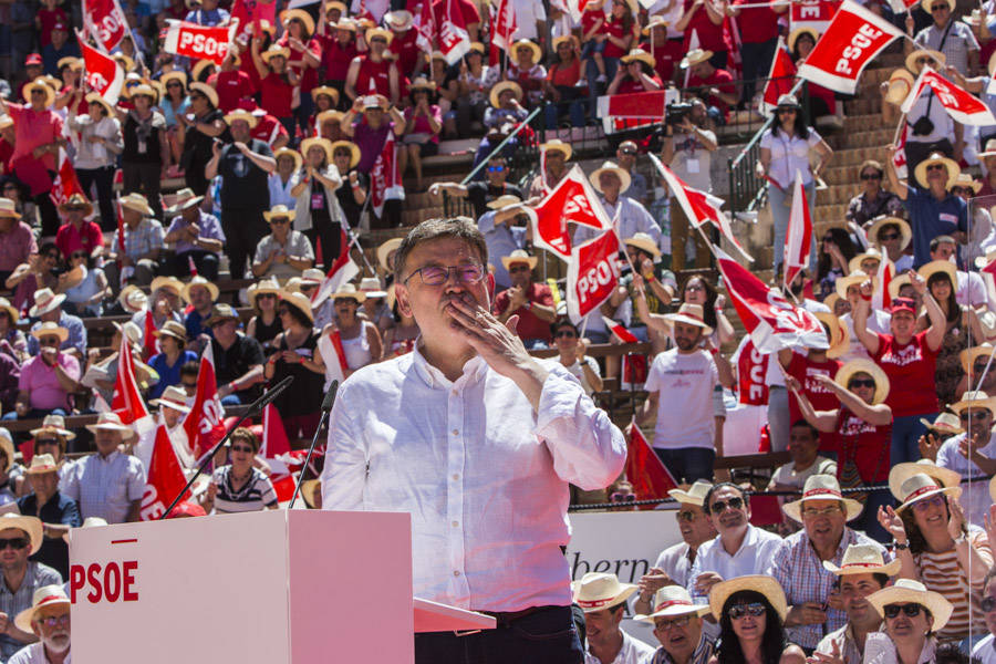 15-05-2015 XIMO PUG  EN EL MITIN CENTRAL DEL PSPV EN LA PLAZA DE TOROS DE VALENCIA DURANTE LAS PASADAS ELECCIONES AUTONÓMICAS