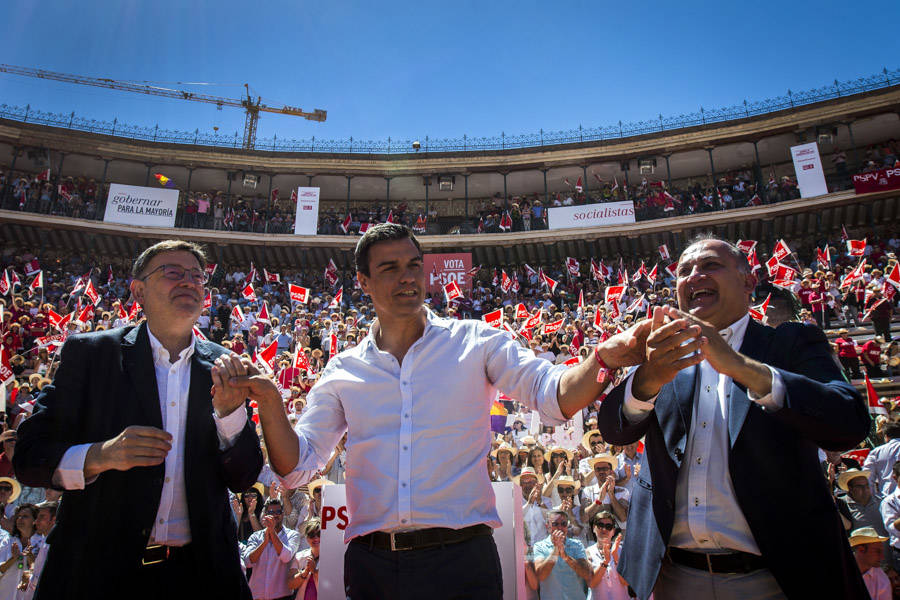 15-05-2015 XIMO PUIG, PEDRO SANCHEZ Y JOAN CALABUIG EN EL MITIN CENTRAL DEL PSPV EN LA PLAZA DE TOROS DE VALENCIA DURANTE LAS PASADAS ELECCIONES AUTONÓMICAS