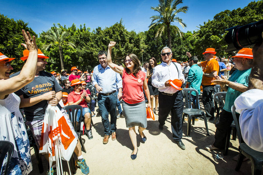 17-05-2015 ENRIC MORERA, MONICA OLTRA Y JOAN RIBO A SU LLEGADA AL   MITIN CENTRAL DE COMPROMIS EN EL PARQUE DEL OESTE DE VALENCIA