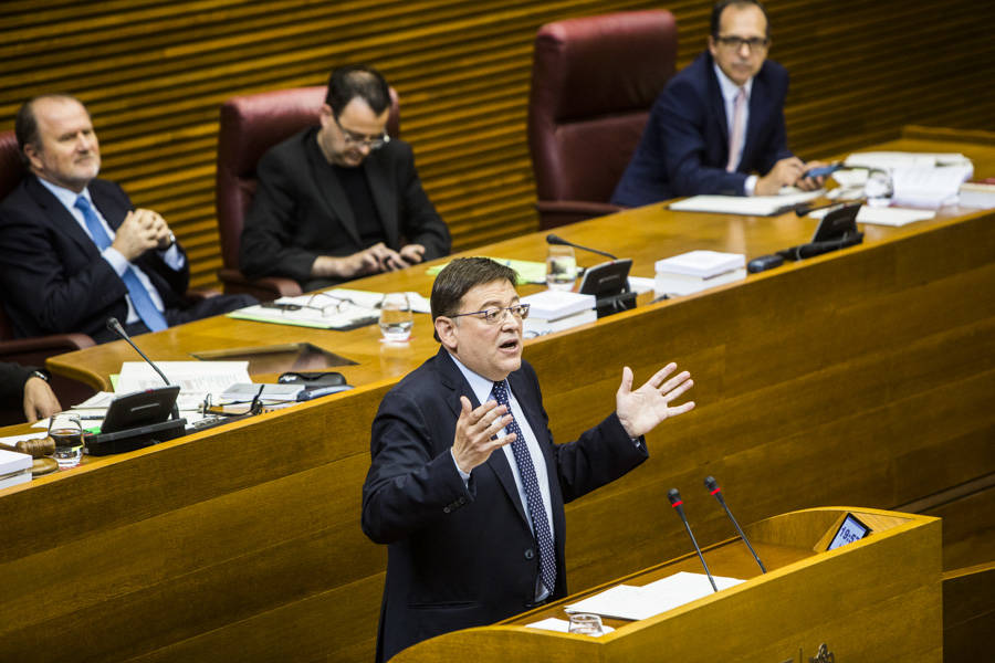 25-06-2015 El candidato del PSPV a la presidencia de la Generalitat, Ximo Puig, ha sido elegido como nuevo presidente de la Generalitat con los votos a favor de los diputados de Compromís y ocho de los 13 de Podemos, quienes se han reservado cinco para la abstención.