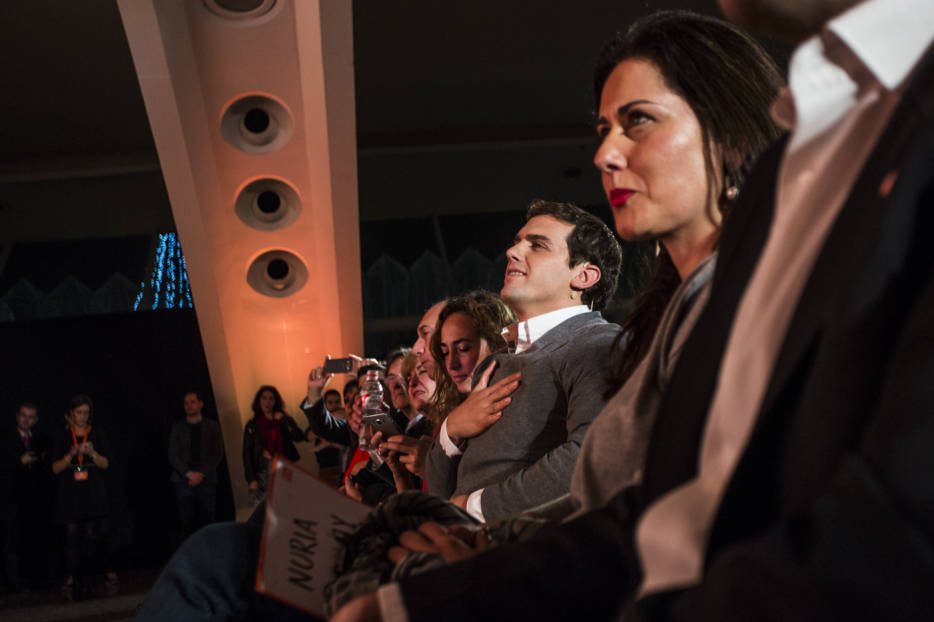 12-12-2015 Albert Rivera escucha en el  Mitin central de Ciudadanos en la Ciudad  de las artes y las  Ciencias