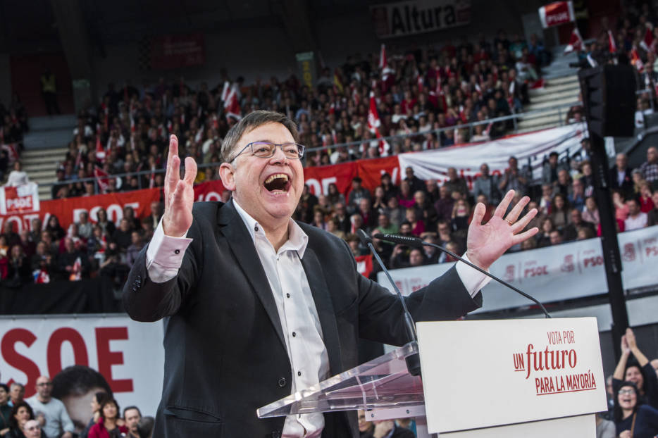 13-12-2015  Ximo Puig en el  mitín central del PSPV durante la campaña para las elecciones generales  en la Fonteta