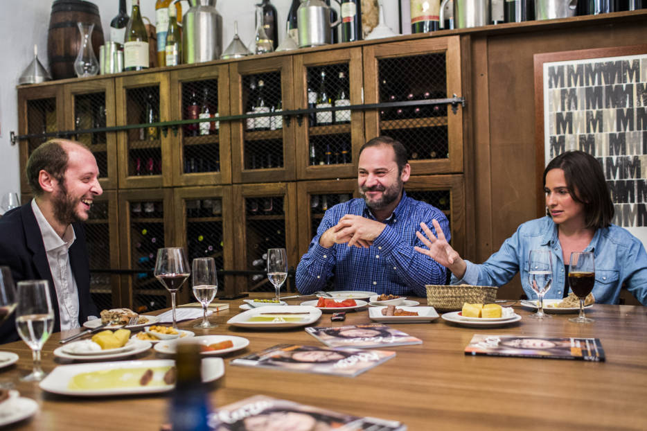 15-12-2015  Almuerzo- Debate electoral de Valencia Plaza  entre   José Luis Ábalos de PSOE y  Belén Hoyo  del PP en Casa Montaña