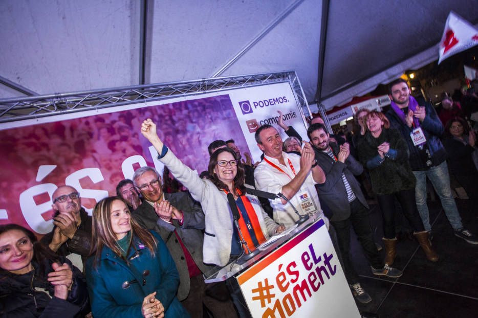 21-12-2015 Noche electoral en la sede de Compromis.