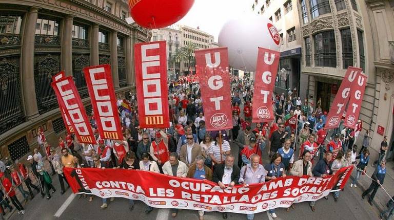 Manifestación encabezada por CC OO y UGT