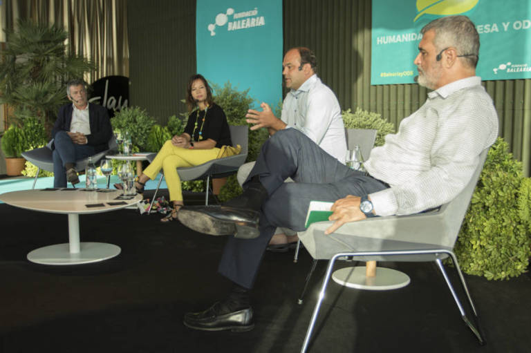 Un momento de la tertulia organizada por la Fundación Baleària. Foto: PEPE OLIVARES