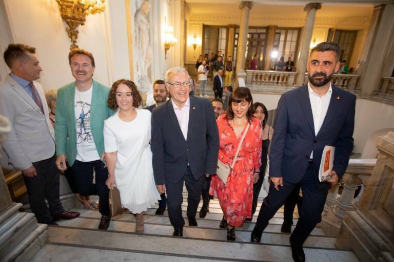 Ribó junto a varios de los concejales de Compromís en el Ayuntamiento de València.