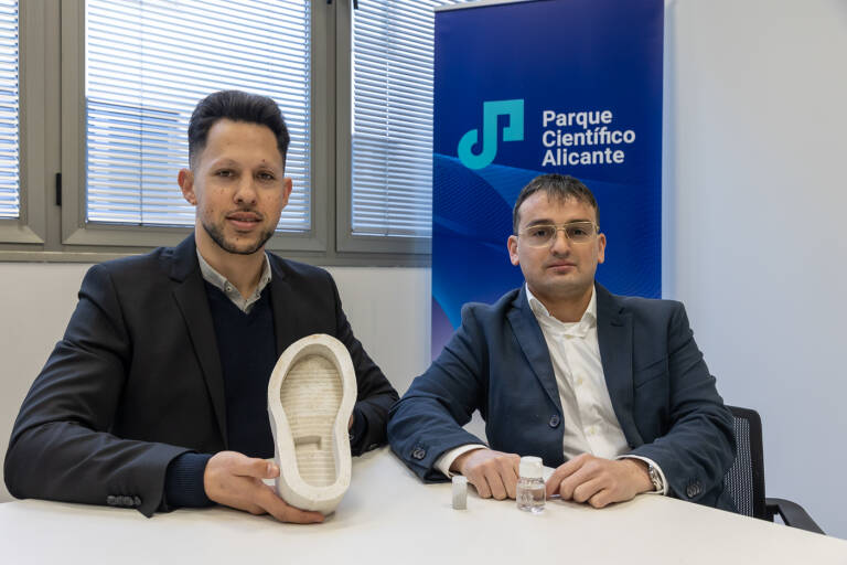 Jorge Sánchez y Asier Martínez, cofundadores de Quimsil en el PCA.