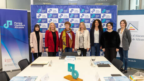 Participantes en el Foro AP 'Mujeres científicas como fuente de innovación y emprendimiento' en el PCA.