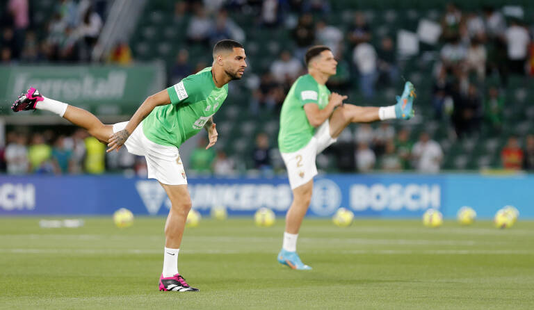 Tres partidos a domicilio y un emotivo derbi  con el Valencia esperan al Elche en abril