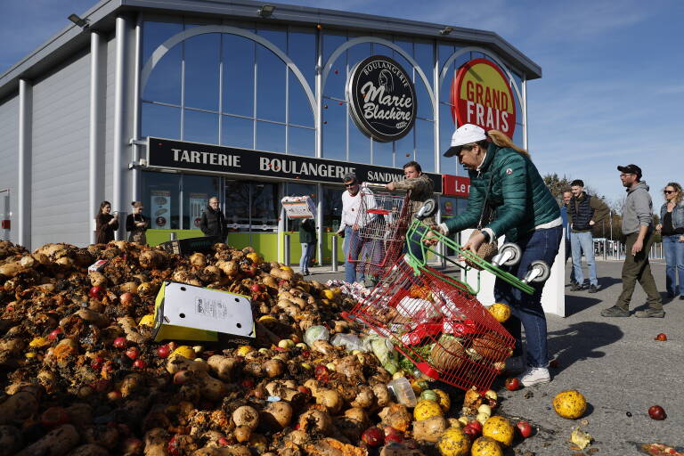 Foto: EFE/EPA/SEBASTIEN NOGIER