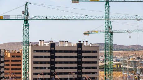 Edificios en construcción en la provincia de Alicante.