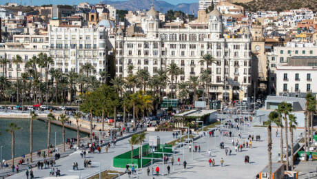 Panorámica de la fachada marítima de Alicante.