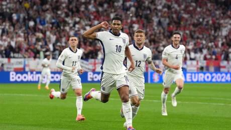 Inglaterra vence pero no convence en su estreno