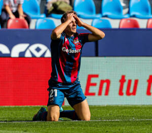 Sí, el delantero del Levante (y del Real Madrid) Dani Gómez está un verano más en la lista del Elche