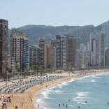 Vista de la costa y ciudad de Benidorm.