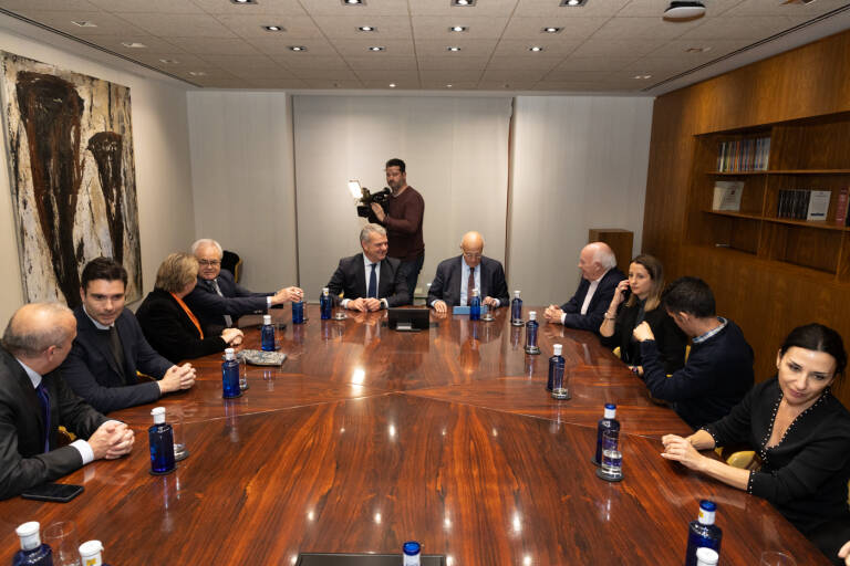 Reunión de Josep Oliu y Banco Sabadell con representantes de empresas de Alicante.